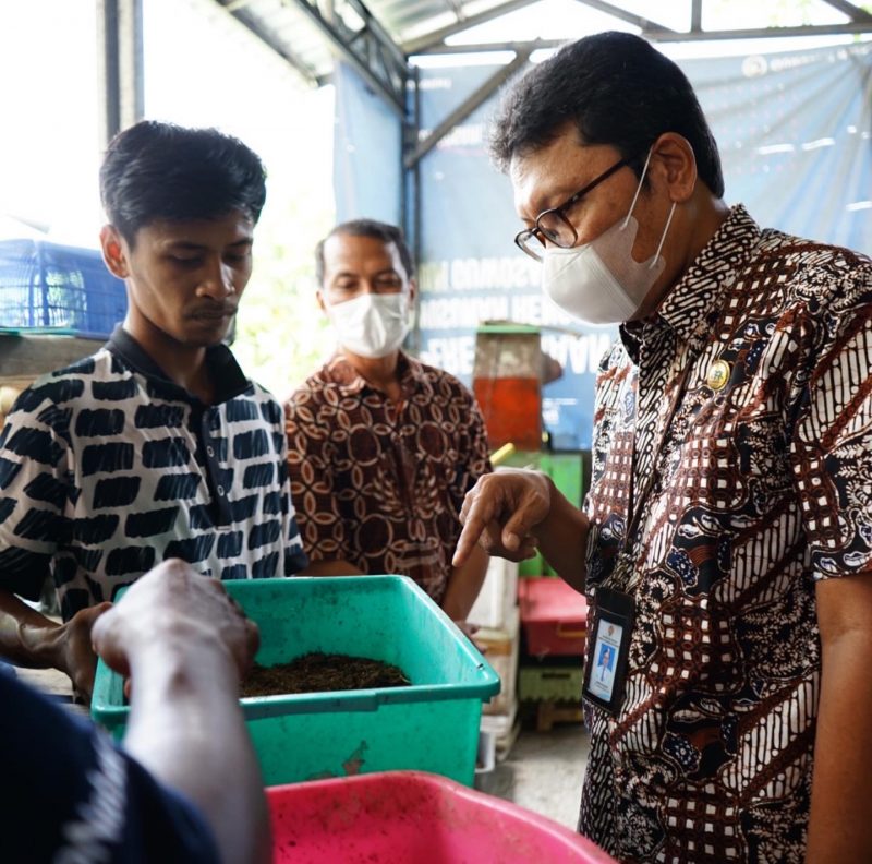 Inovasi Pengelolaan Sampah Plastik di Desa Tanjungsari