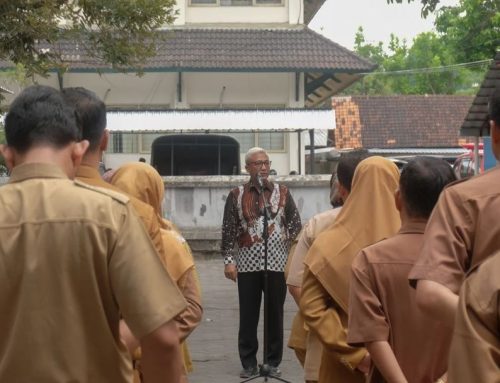 Apel Senin Pagi dan Pelepasan Purna Tugas Pegawai