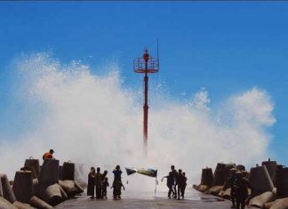 Pantai Glagah, Saksi Dahsyatnya Ombak Pantai Selatan