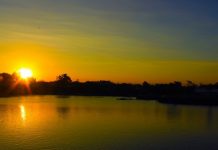 Megahnya Panorama Merapi dan Eksotisnya Sunset di Embung Tambakboyo