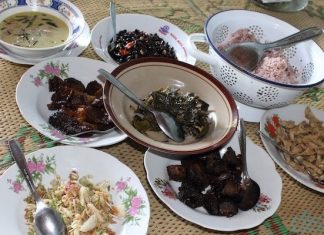 Lesehan Pari Gogo Sego Abang Mbah Jirak