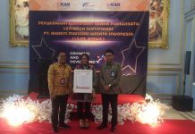 Penyerahan Sertifikat Usaha Jasa Pariwisata oleh Kepala Dinas Pariwisata DIY