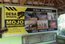 Melihat Koleksi Kerajinan Batu Putih di Dusun Mojo Desa Ngepusari