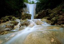 Menikmati Grojogan Sewu Kulon Progo yang Pesonanya tak Pernah Layu