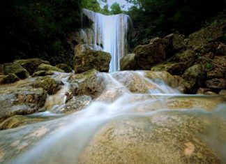 Menikmati Grojogan Sewu Kulon Progo yang Pesonanya tak Pernah Layu