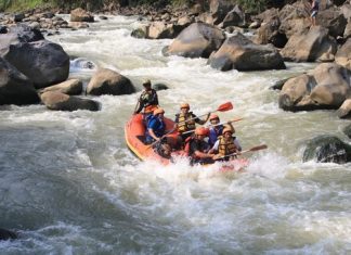Menguji Adrenalin di Wisata Arung Jeram Kulon Progo