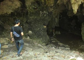 Berburu ‘Cahaya Surga’ di Goa Gajah Lemahabang