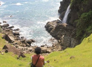 Dari Berenang, Camping¸hingga Panjat Tebing, Semuanya Ada di Pantai Siung!