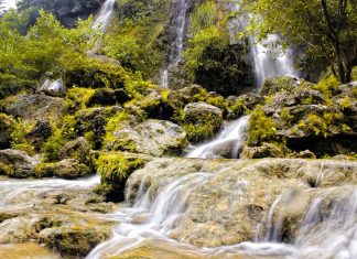 Permata di Tengah Gersangnya Gunungkidul, Inilah Air Terjun Sri Gethuk