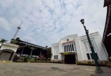 Dari Stasiun Tugu Yogyakarta: Kita Sabar Menanti