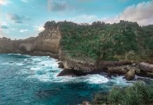 Serunya Berwisata Menikmati Panorama Pantai Ngedan