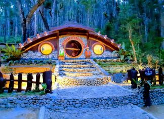 Rumah Hobbit (The Hobbit House)