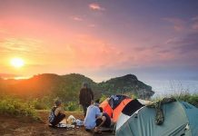 Nikmati Keindahan Laut dan Perbukitan di Puncak Kosakora