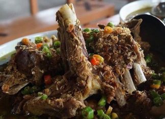 Menyantap Tengkleng Dengan Cita Rasa Gajah Khas Jogja