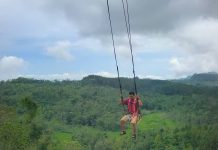 Ayunan Langit Watudjaran: Wisata Instagenic Jogya yang Ekstrim