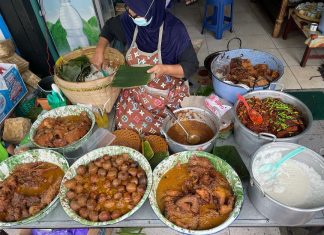 Mengenal Berbagai Fakta Gudeg Mbah Lindu yang Melegenda
