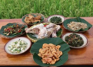 Ingkung Mbah Cempluk Bantul, Yogyakarta