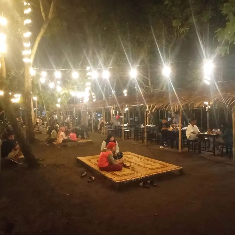 Angkringan Timbangan Tebu Yogyakarta street food culture